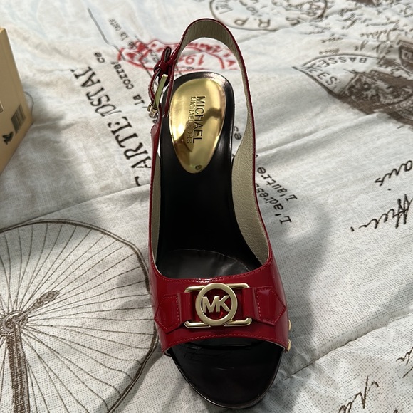 Micheal Kors Charm - Picture 3 of 8